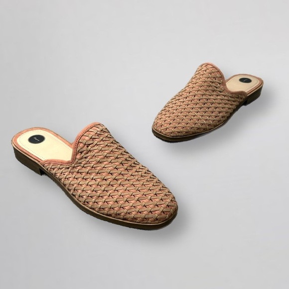 Journee Collection Women's Tan Woven Loafers Size 10 - Picture 2 of 7